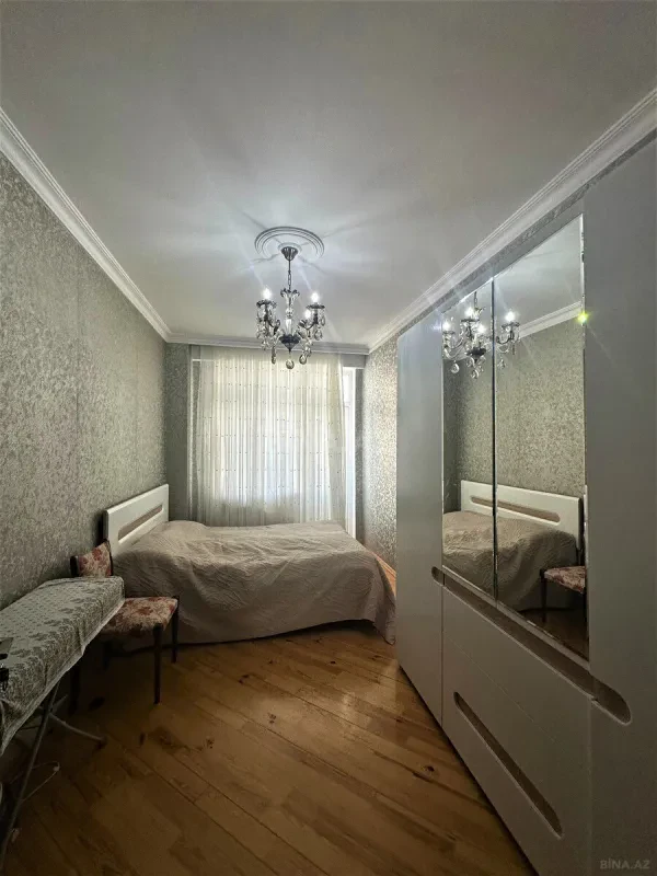 Satılır 3 otaqlı mənzil 118 m²