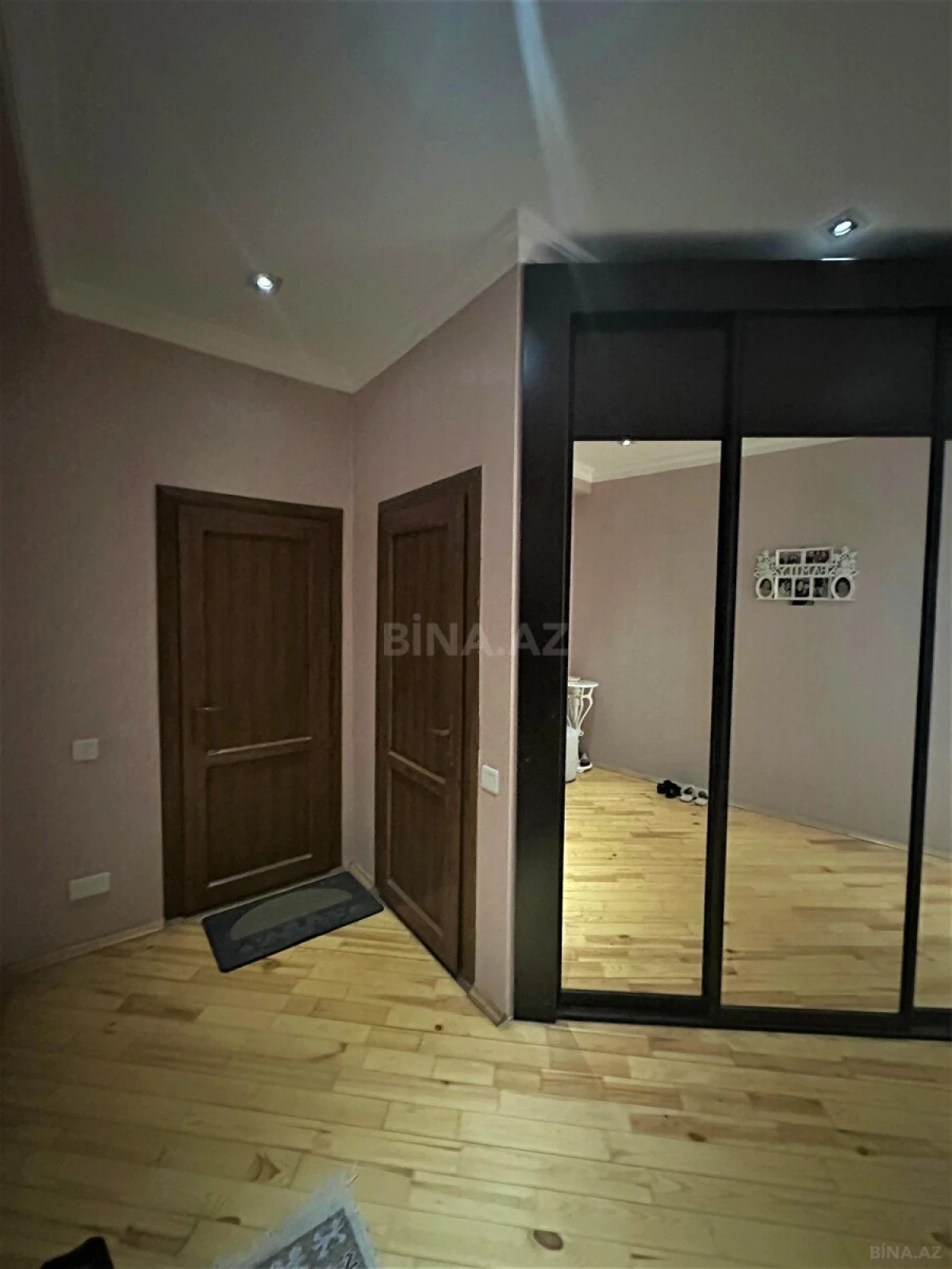 Satılır 3 otaqlı mənzil 118 m²
