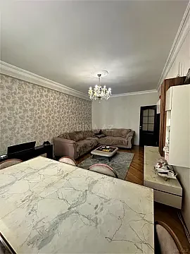 Satılır 3 otaqlı mənzil 118 m²
