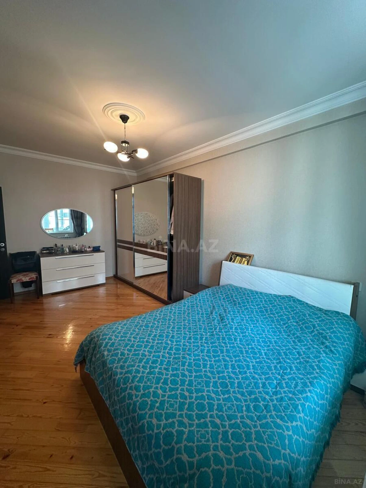 Satılır 3 otaqlı mənzil 118 m²