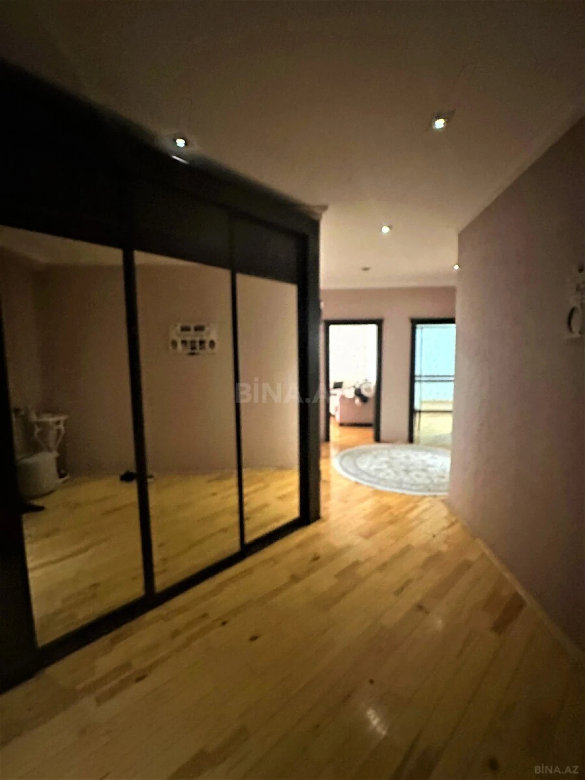 Satılır 3 otaqlı mənzil 118 m²