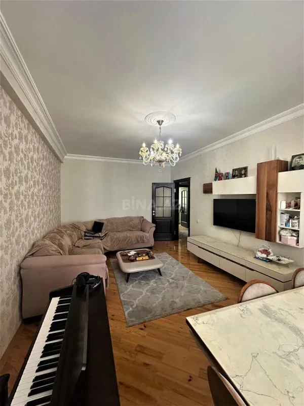 Satılır 3 otaqlı mənzil 118 m²