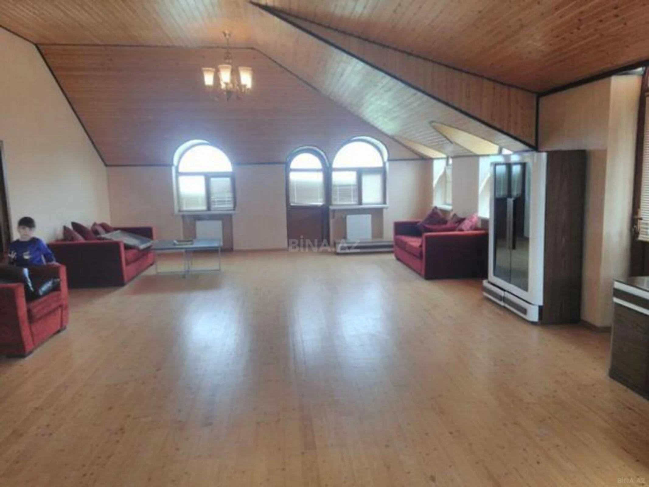 Kirayə verilir 7 otaqlı həyət evi 500 m²