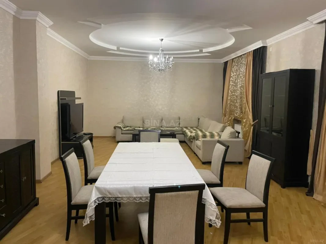 Kirayə verilir 7 otaqlı həyət evi 500 m²