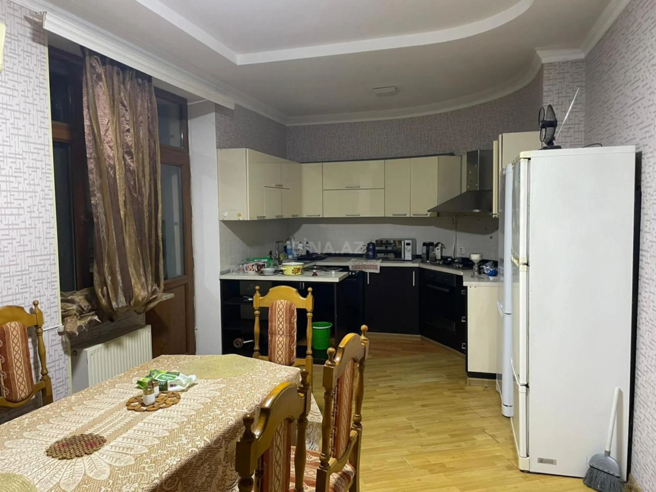 Kirayə verilir 7 otaqlı həyət evi 500 m²