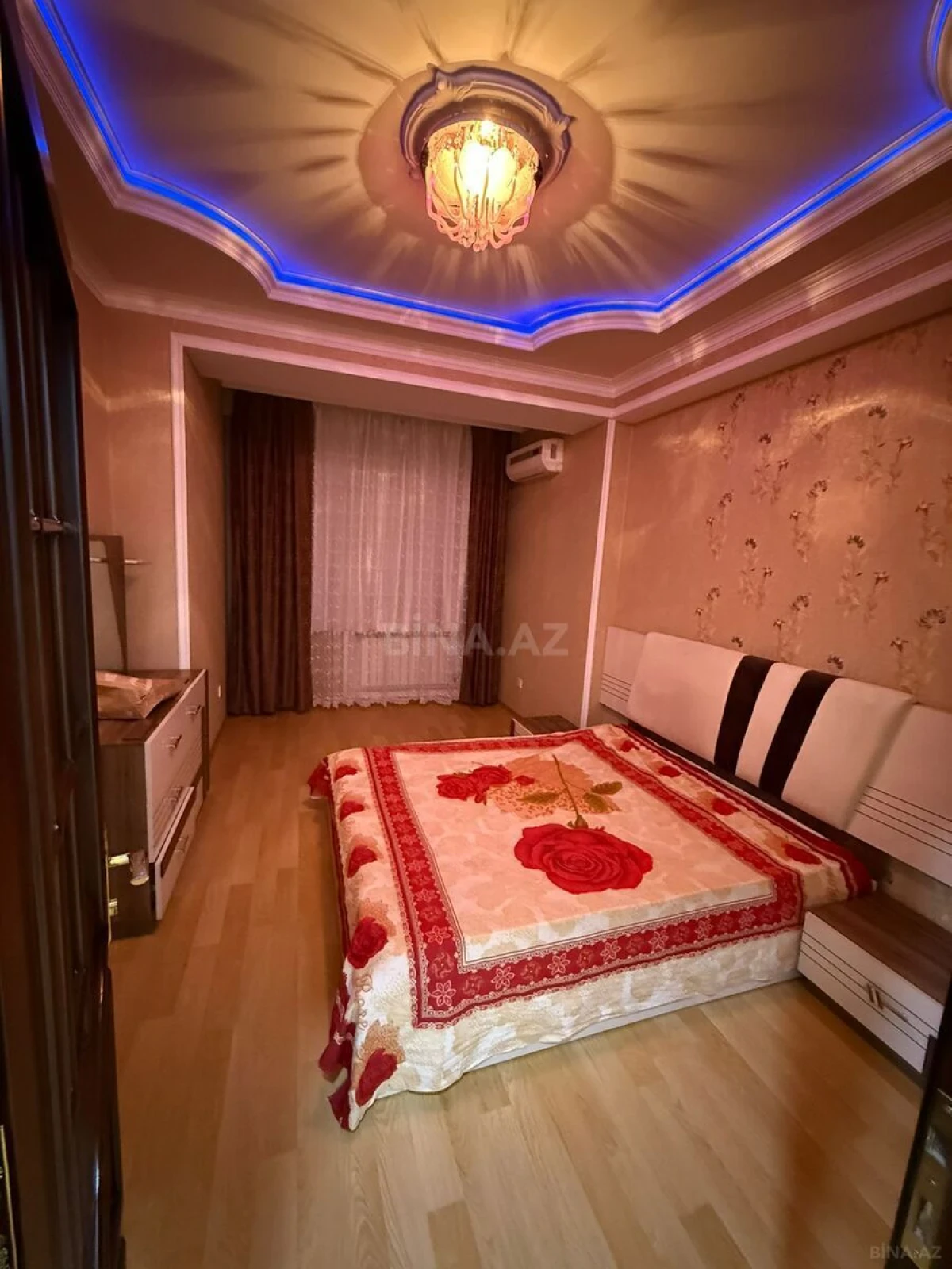 Kirayə verilir 2 otaqlı mənzil 80 m²
