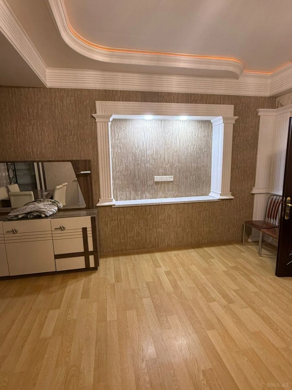 Kirayə verilir 2 otaqlı mənzil 80 m²