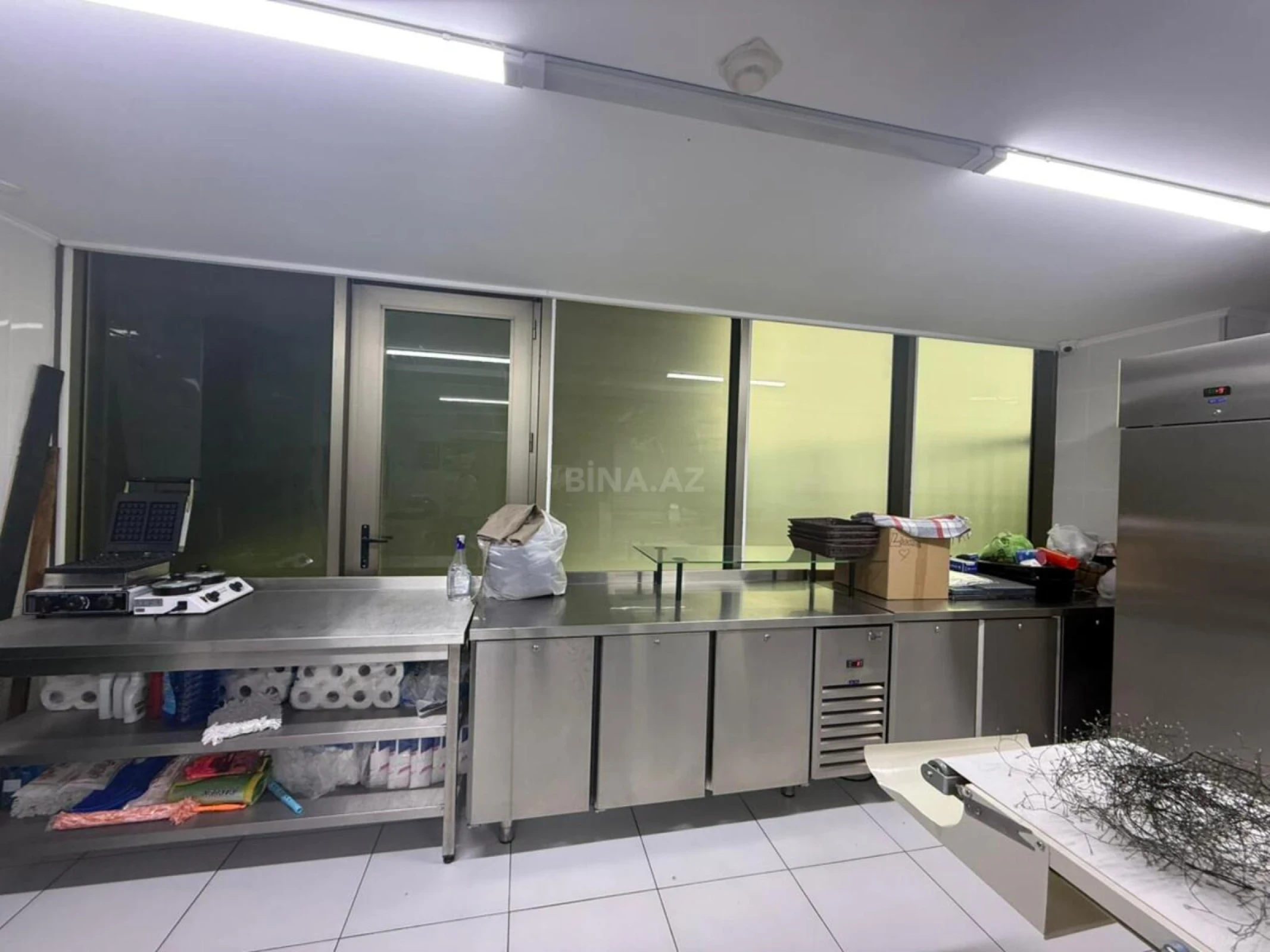 Kirayə verilir obyekt 220 m²