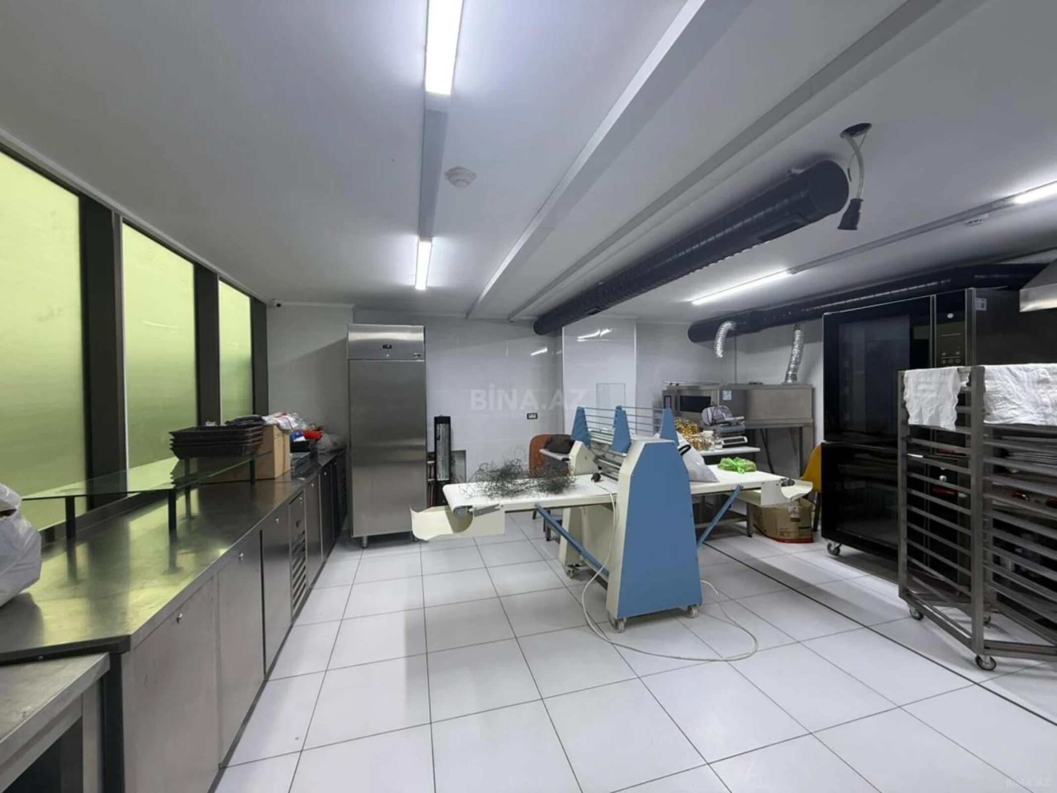 Kirayə verilir obyekt 220 m²