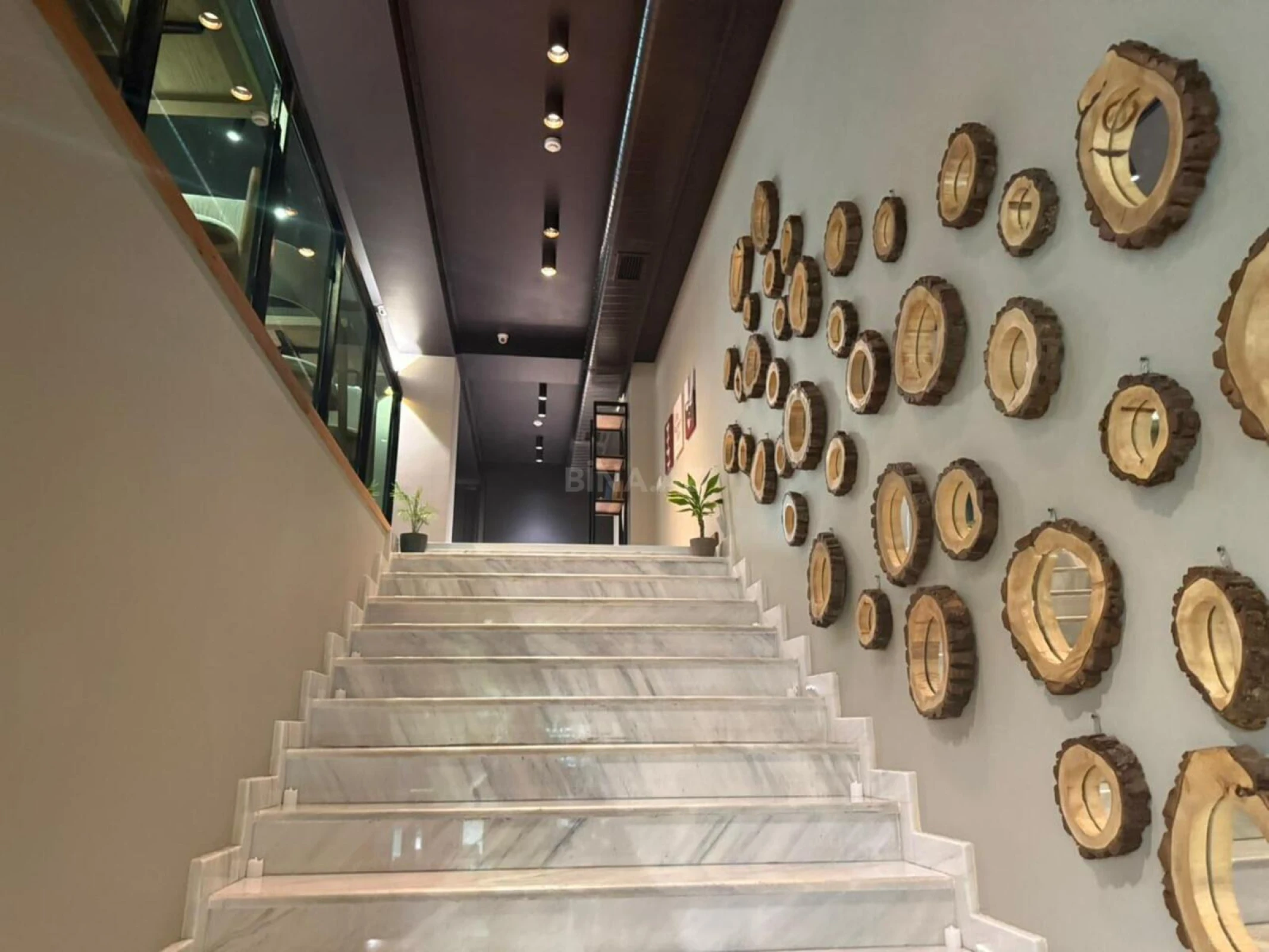 Kirayə verilir obyekt 220 m²