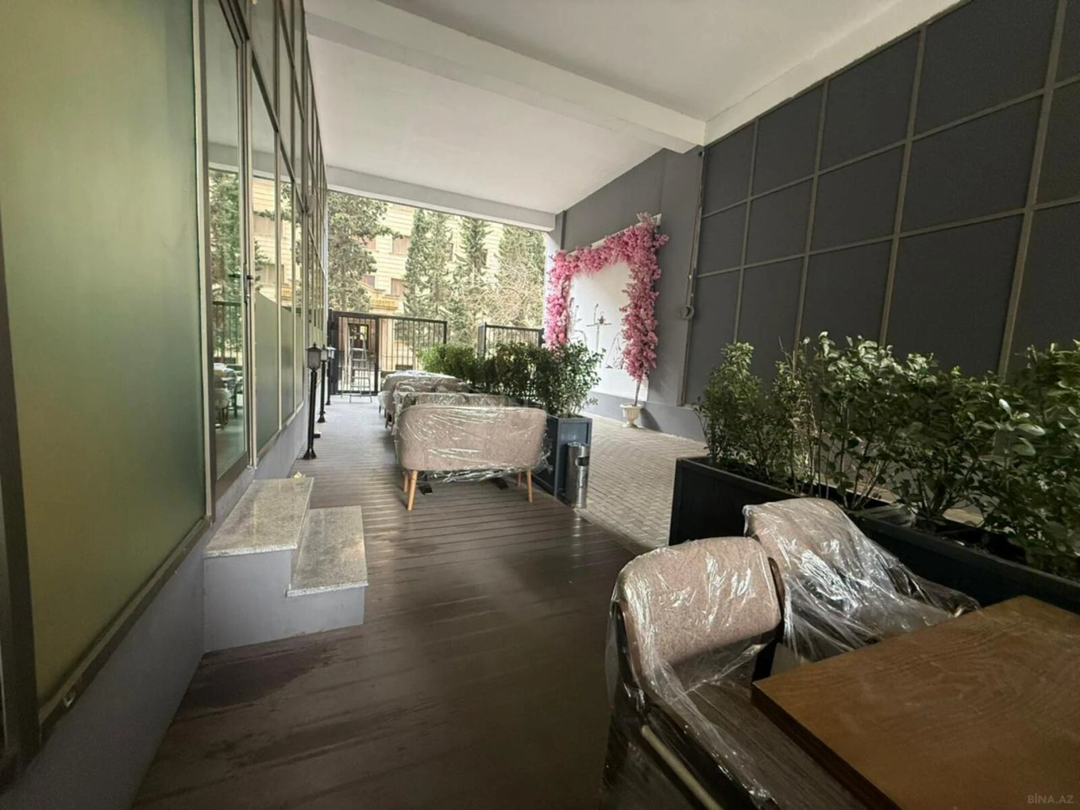 Kirayə verilir obyekt 220 m²