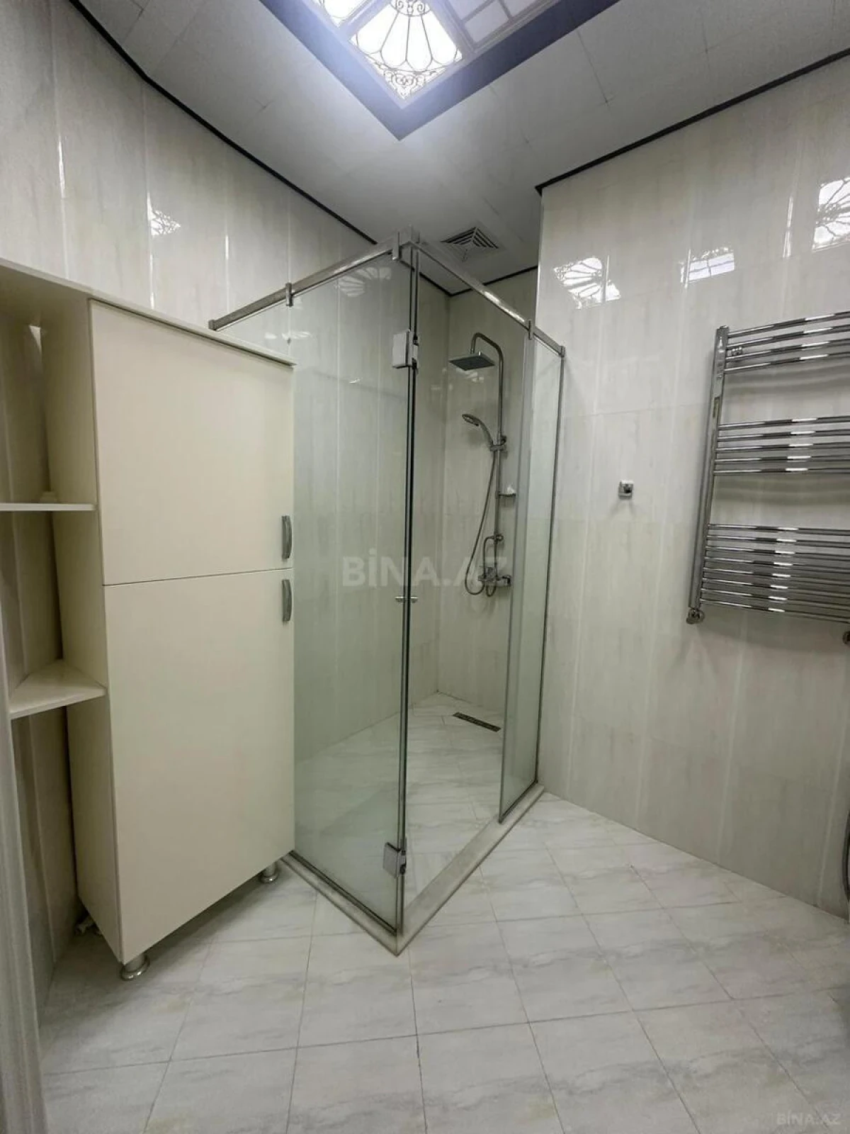 Kirayə verilir 3 otaqlı mənzil 150 m²