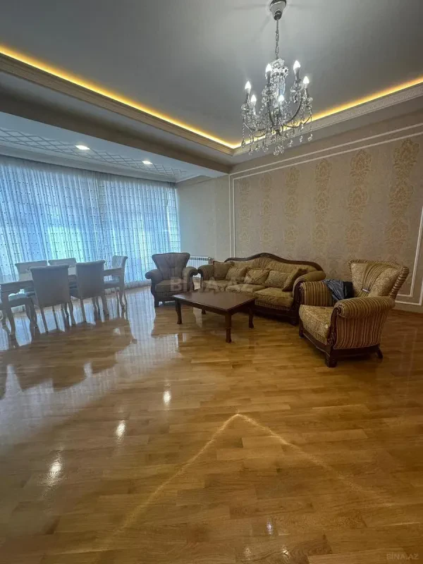 Kirayə verilir 3 otaqlı mənzil 150 m²