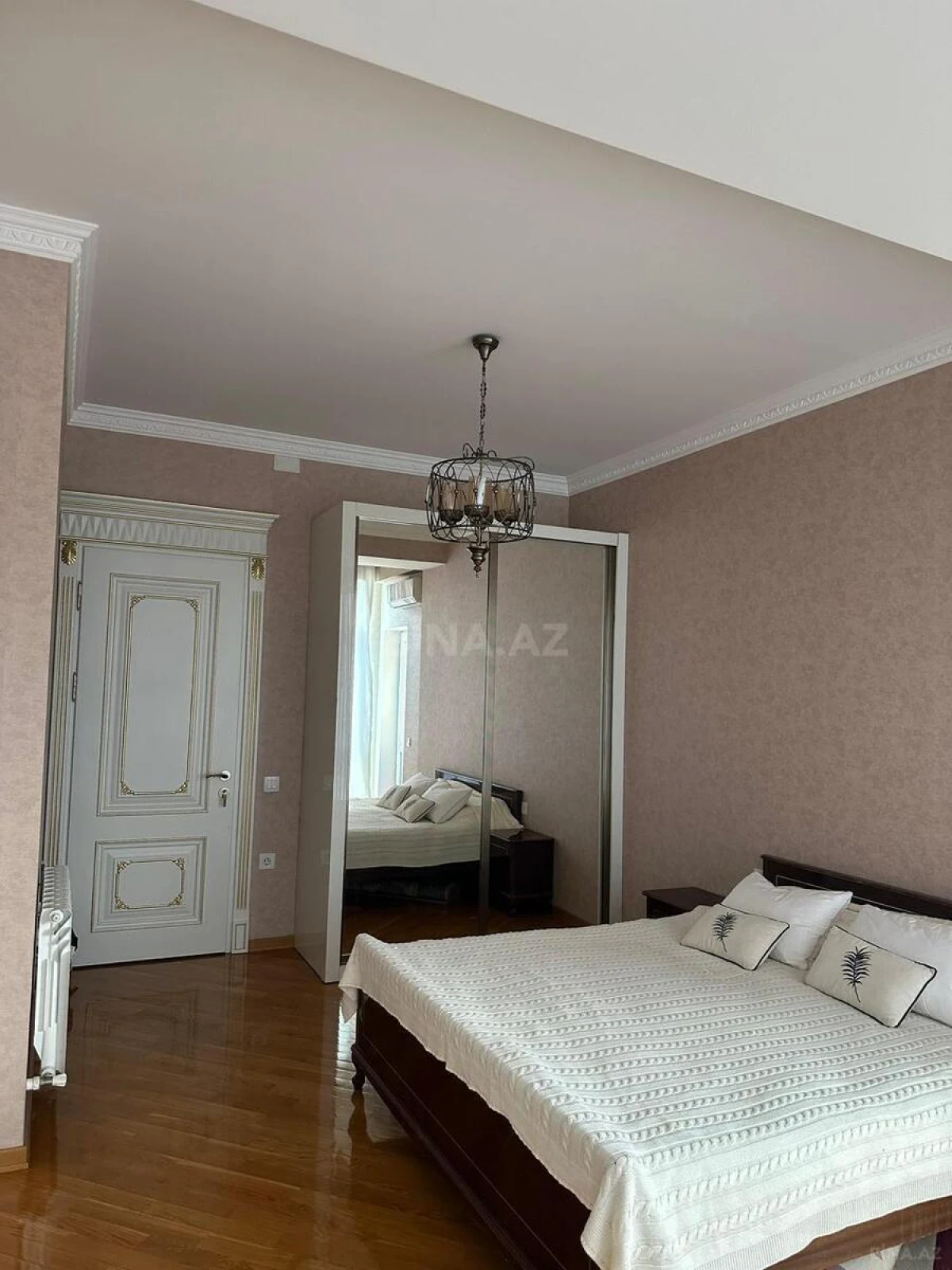 Kirayə verilir 3 otaqlı mənzil 150 m²