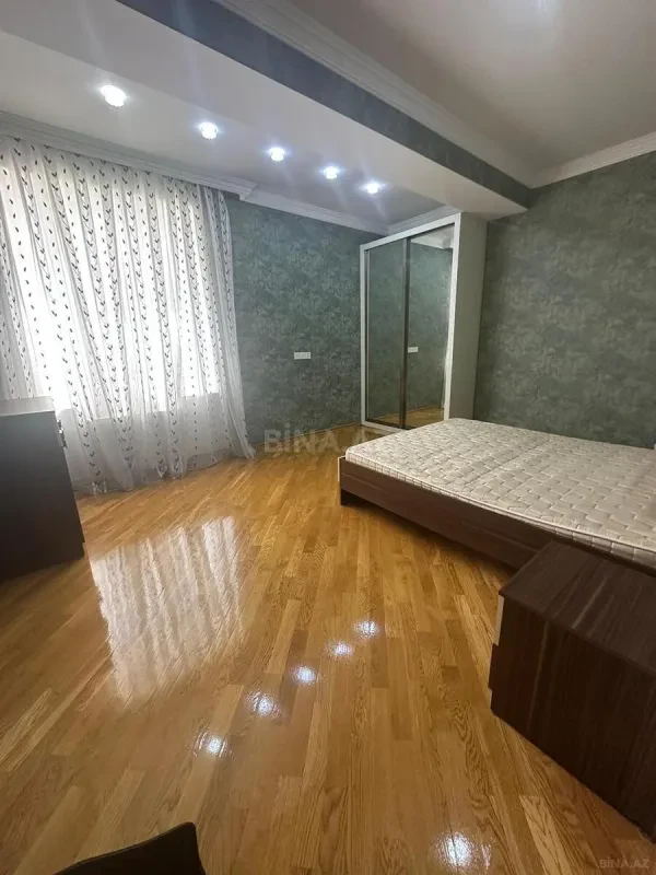 Kirayə verilir 3 otaqlı mənzil 150 m²