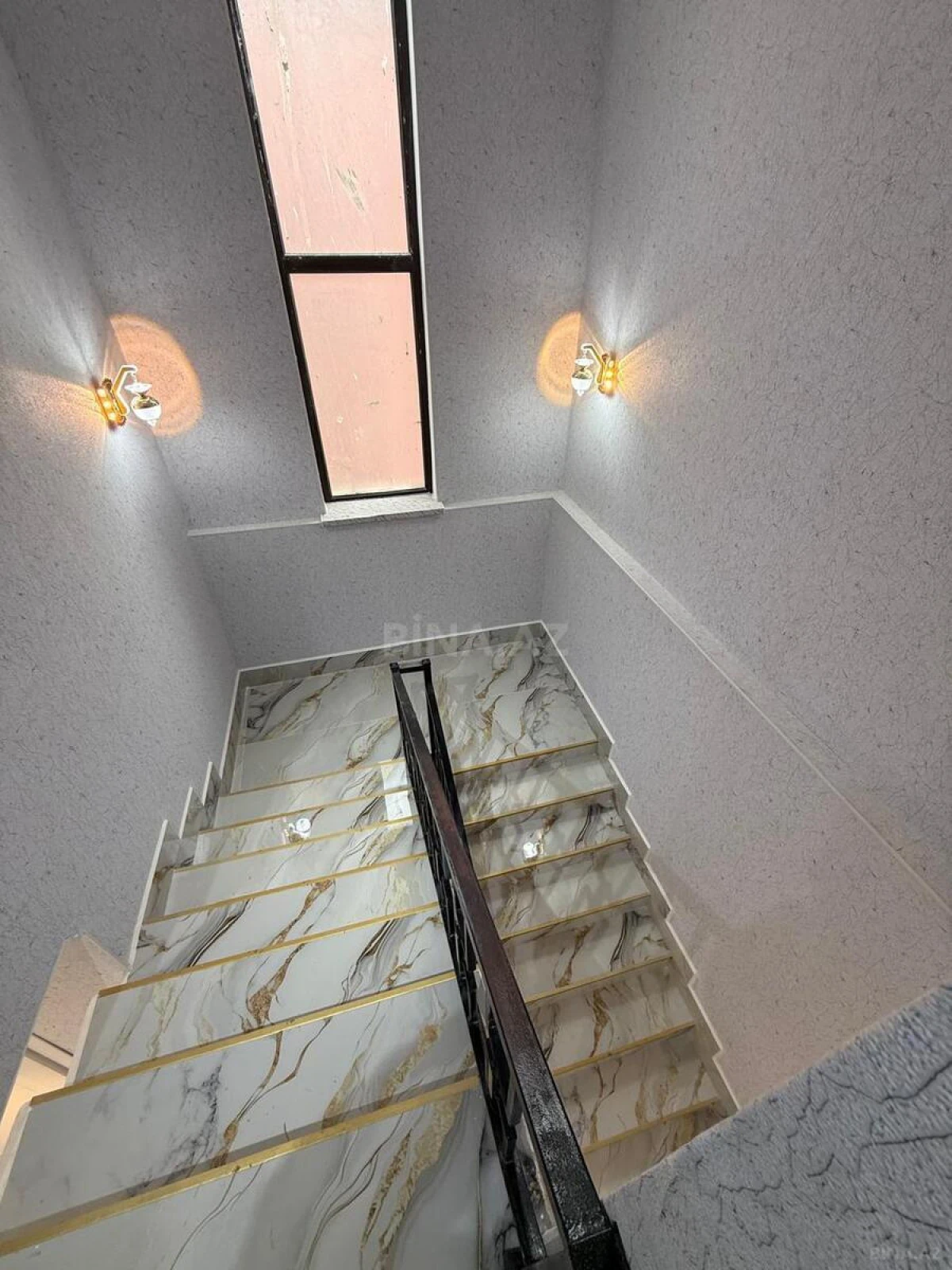 Satılır 4 otaqlı həyət evi 155 m²