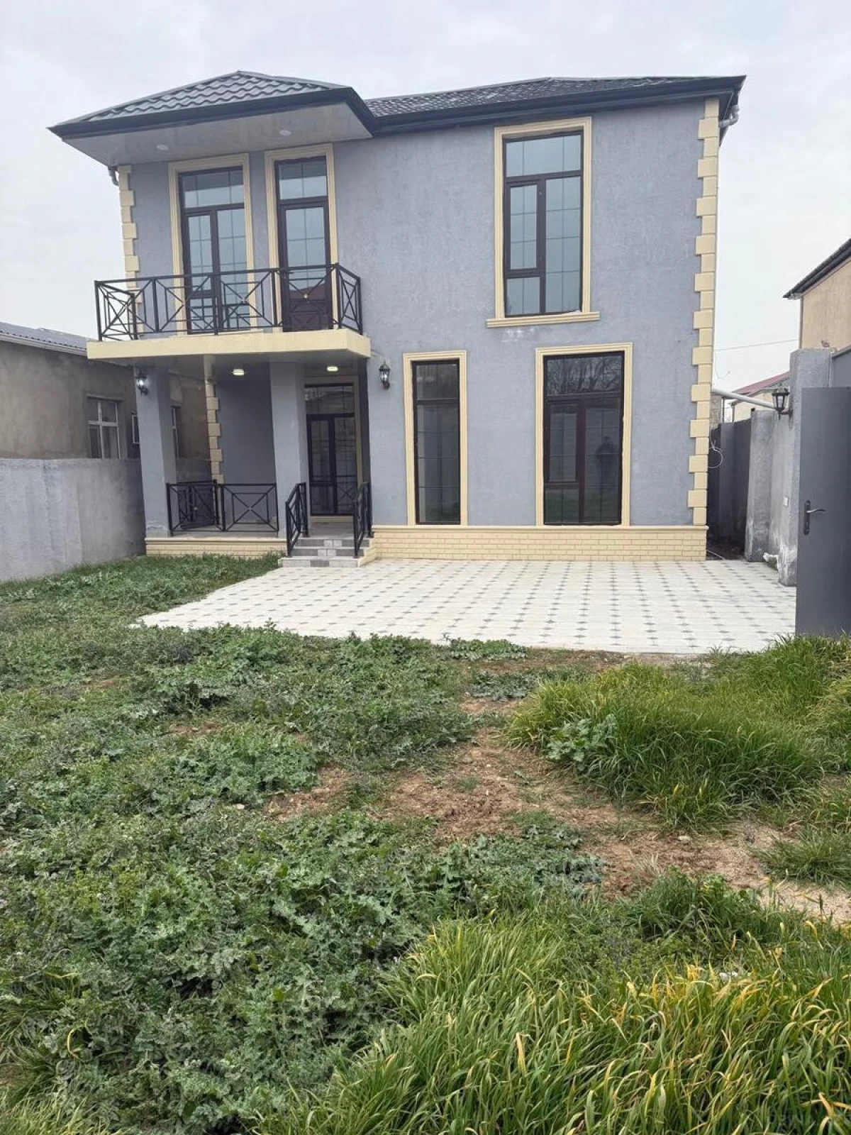 Satılır 4 otaqlı həyət evi 155 m²