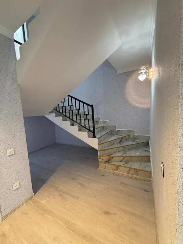 Satılır 4 otaqlı həyət evi 155 m²
