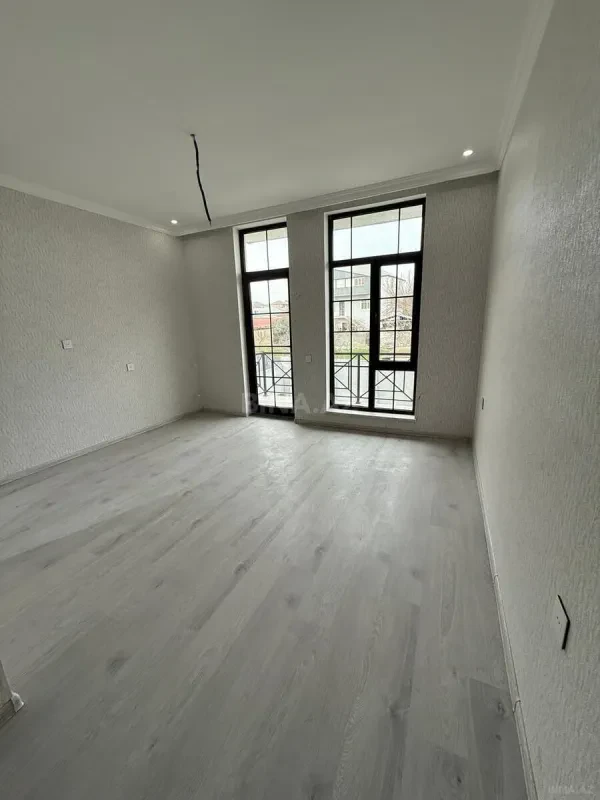 Satılır 4 otaqlı həyət evi 155 m²