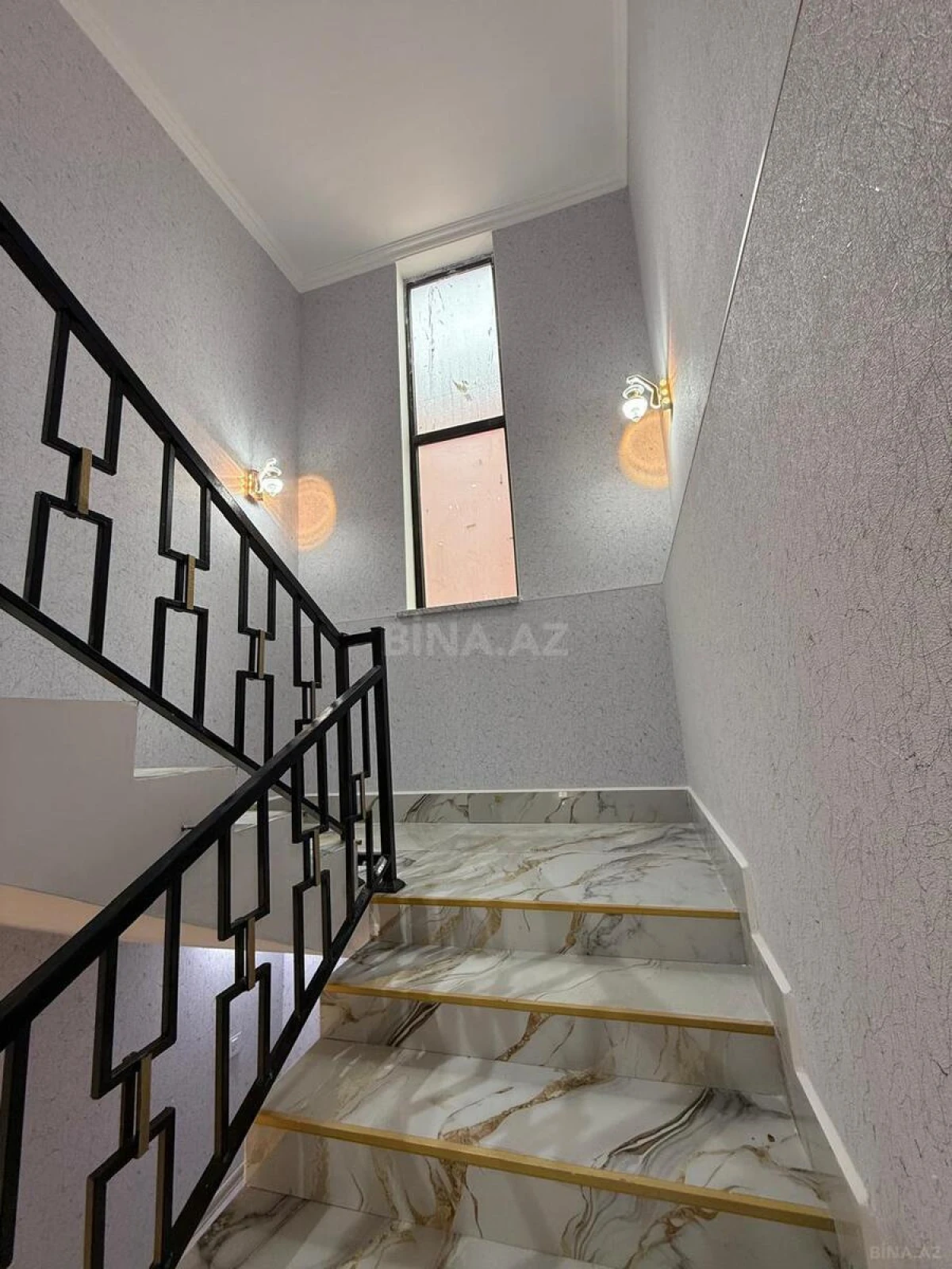 Satılır 4 otaqlı həyət evi 155 m²