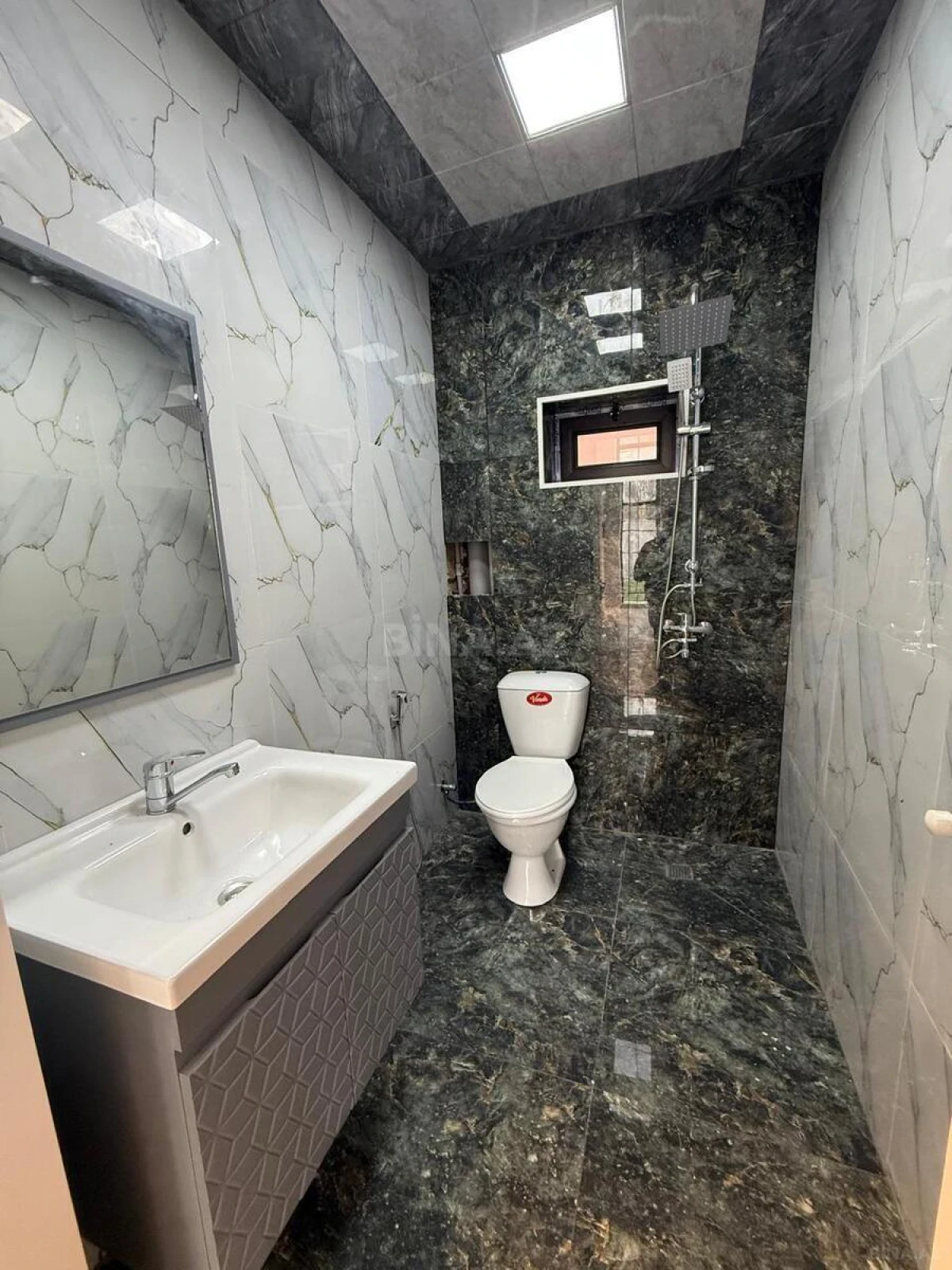 Satılır 4 otaqlı həyət evi 155 m²