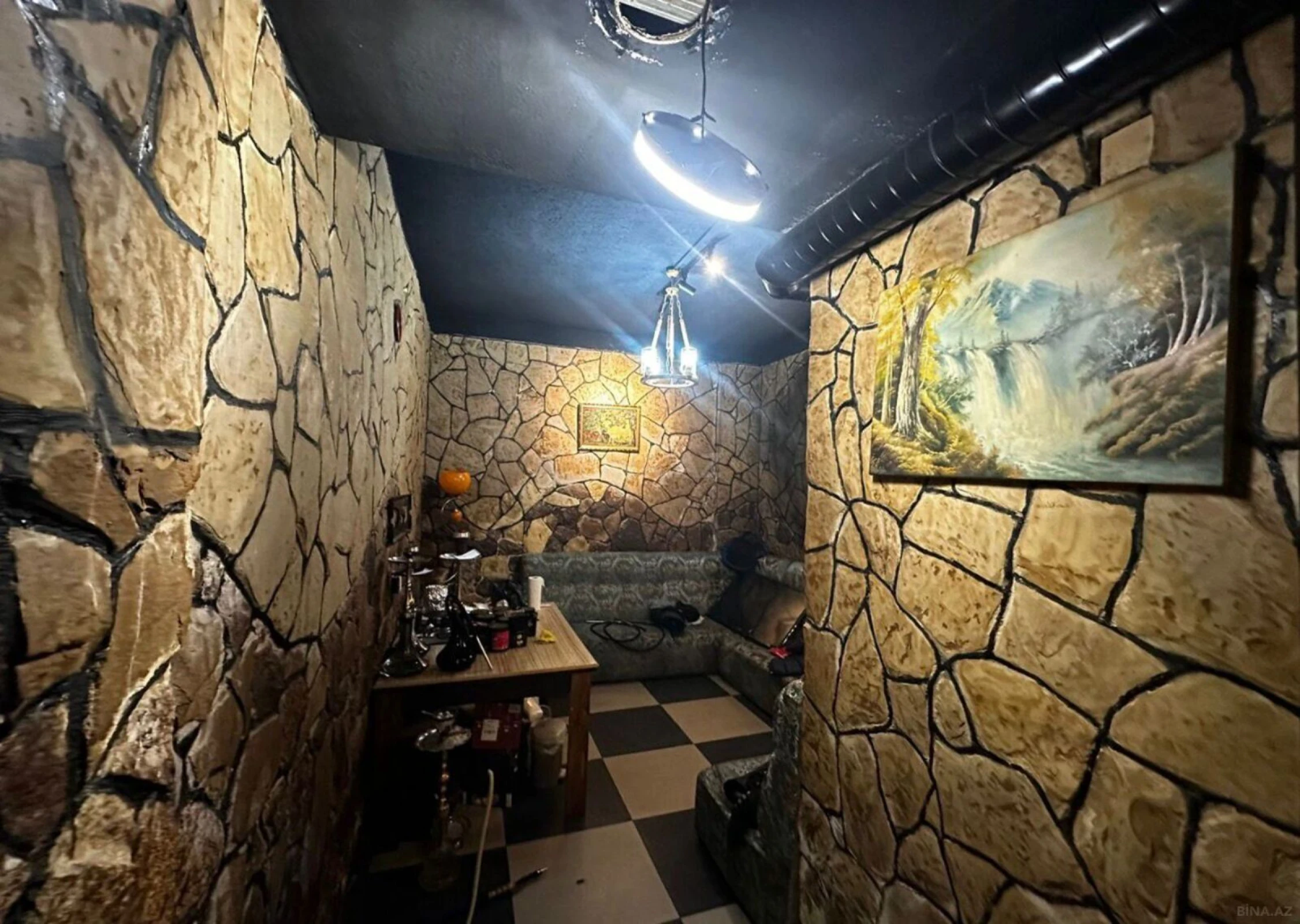 Satılır obyekt 210 m²