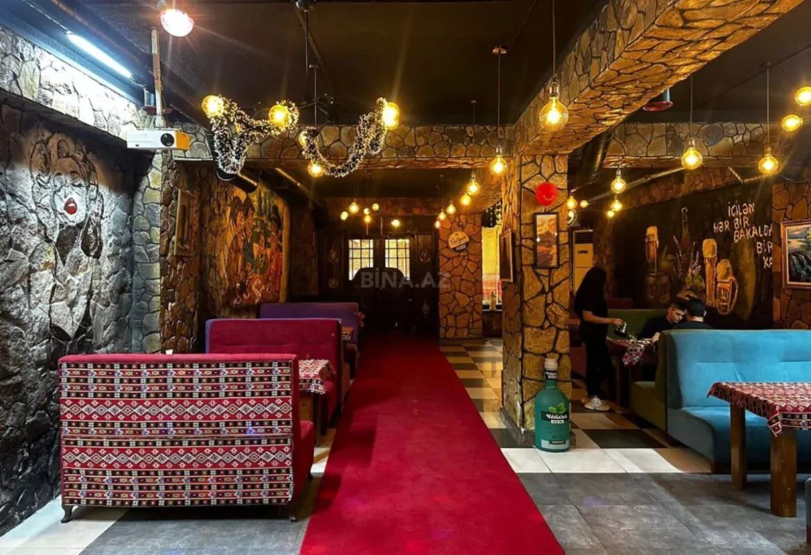 Satılır obyekt 210 m²