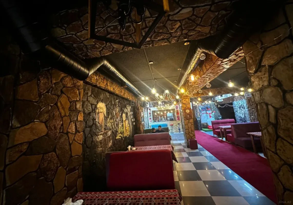 Satılır obyekt 210 m²
