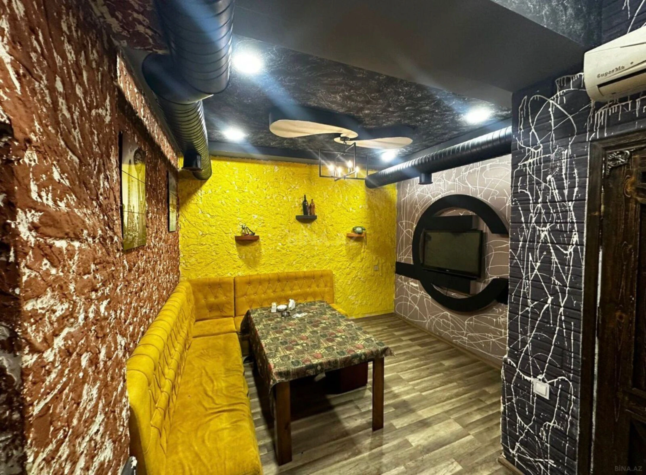 Satılır obyekt 210 m²