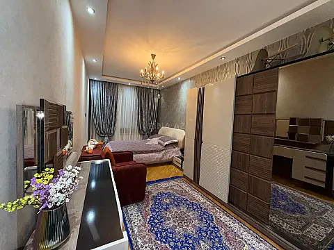 Satılır 2 otaqlı mənzil 88 m²