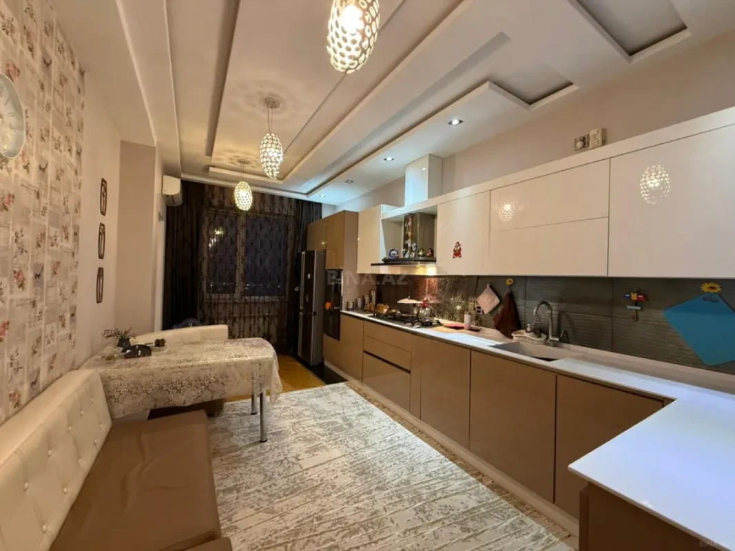 Satılır 2 otaqlı mənzil 88 m²