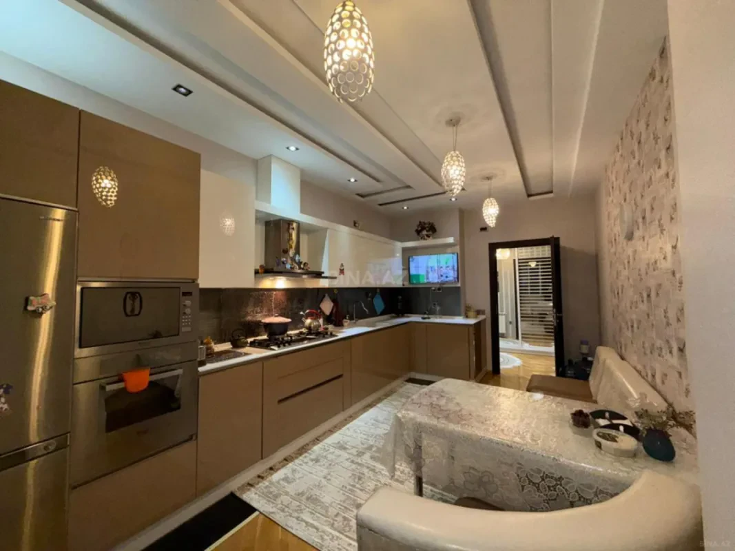 Satılır 2 otaqlı mənzil 88 m²