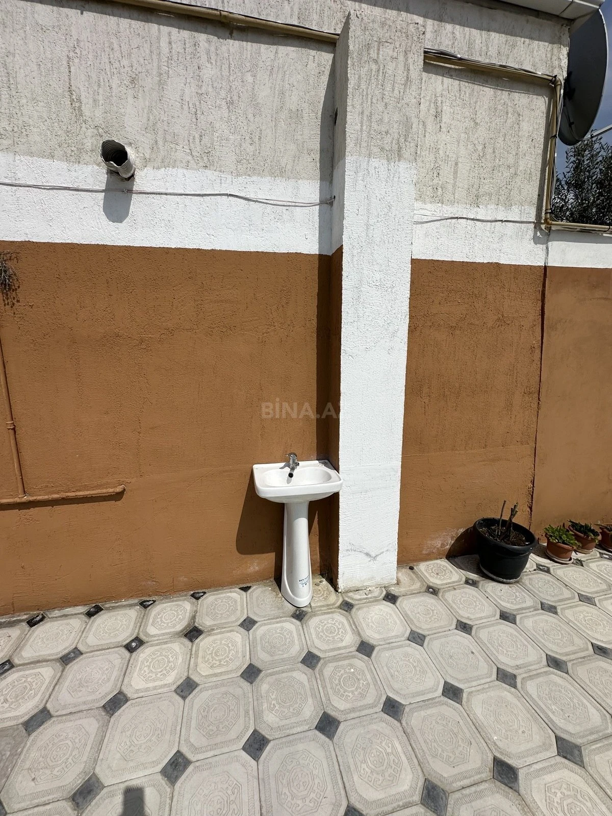 Satılır 4 otaqlı həyət evi 130 m²