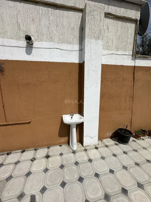 Satılır 4 otaqlı həyət evi 130 m²