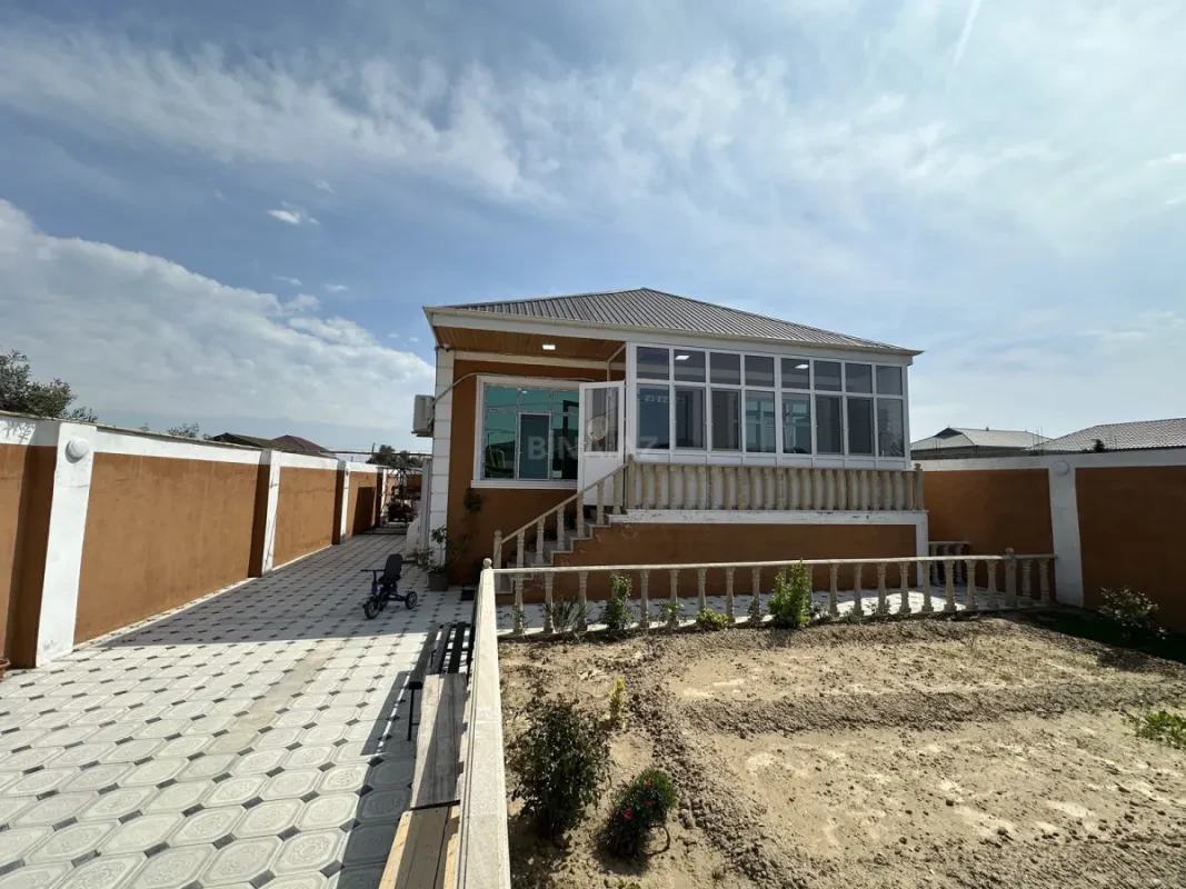 Satılır 4 otaqlı həyət evi 130 m²
