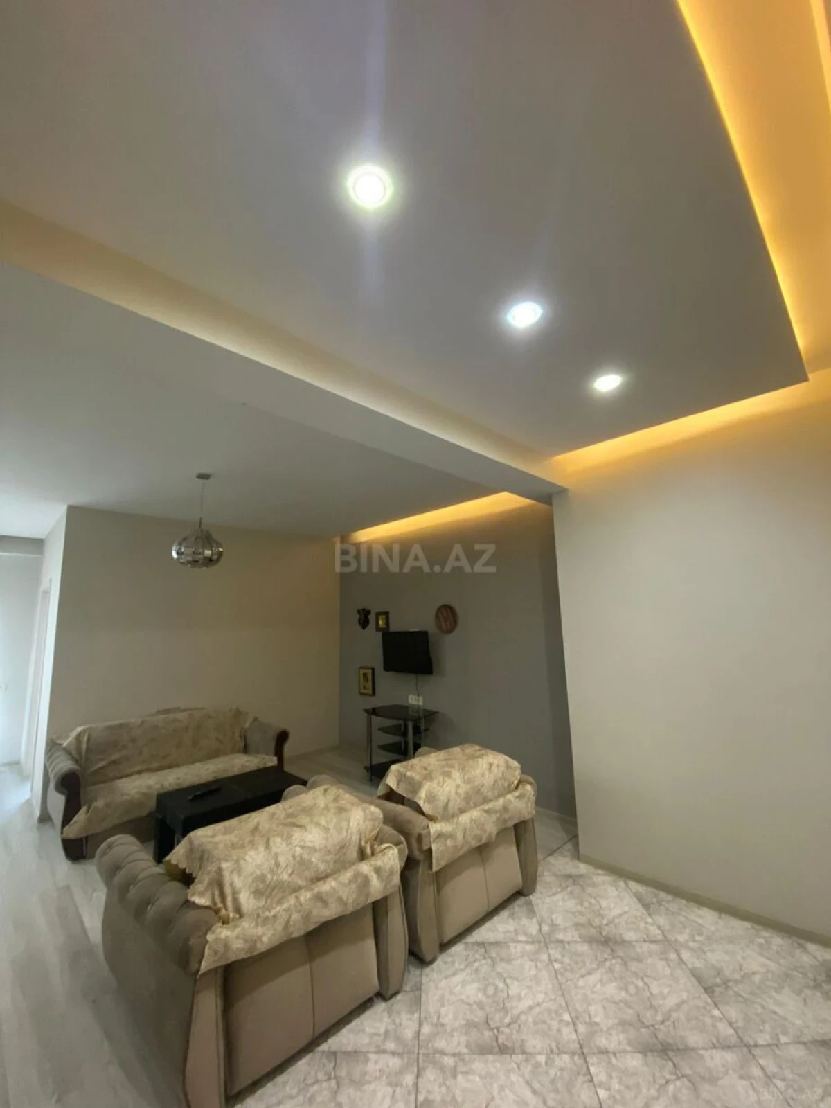 Kirayə verilir 2 otaqlı mənzil 60 m²