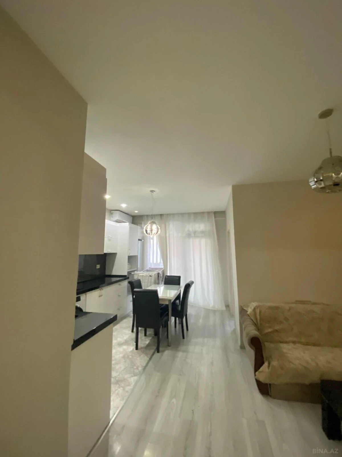 Kirayə verilir 2 otaqlı mənzil 60 m²