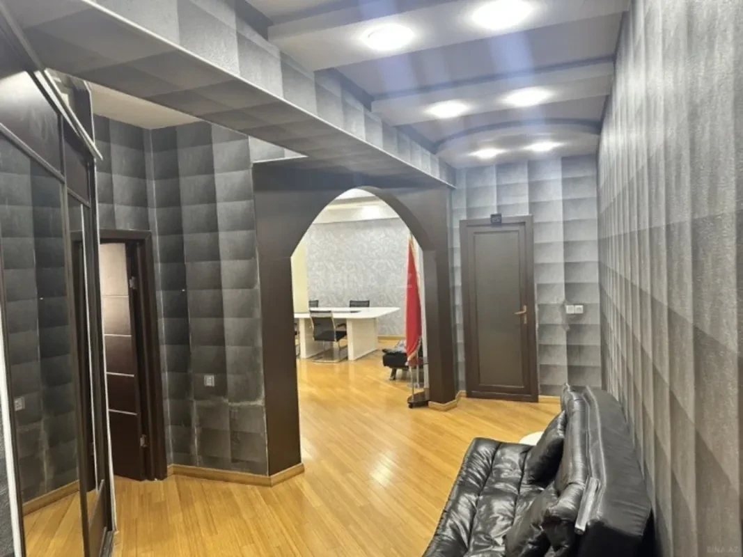Kirayə verilir 2 otaqlı ofis 85 m²