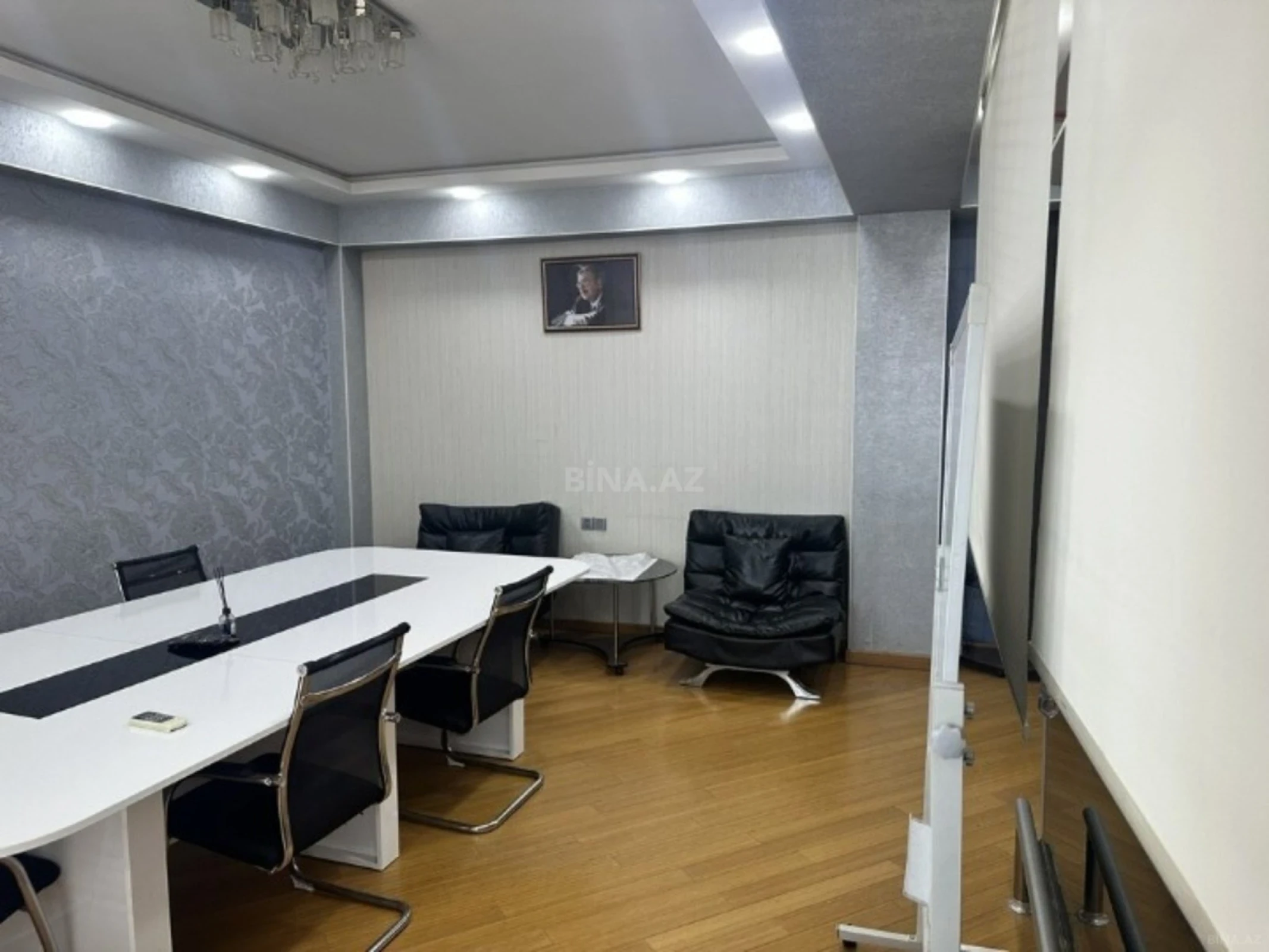 Kirayə verilir 2 otaqlı ofis 85 m²