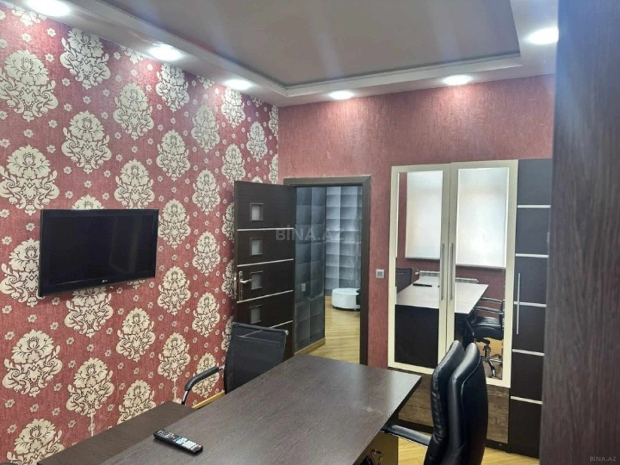 Kirayə verilir 2 otaqlı ofis 85 m²
