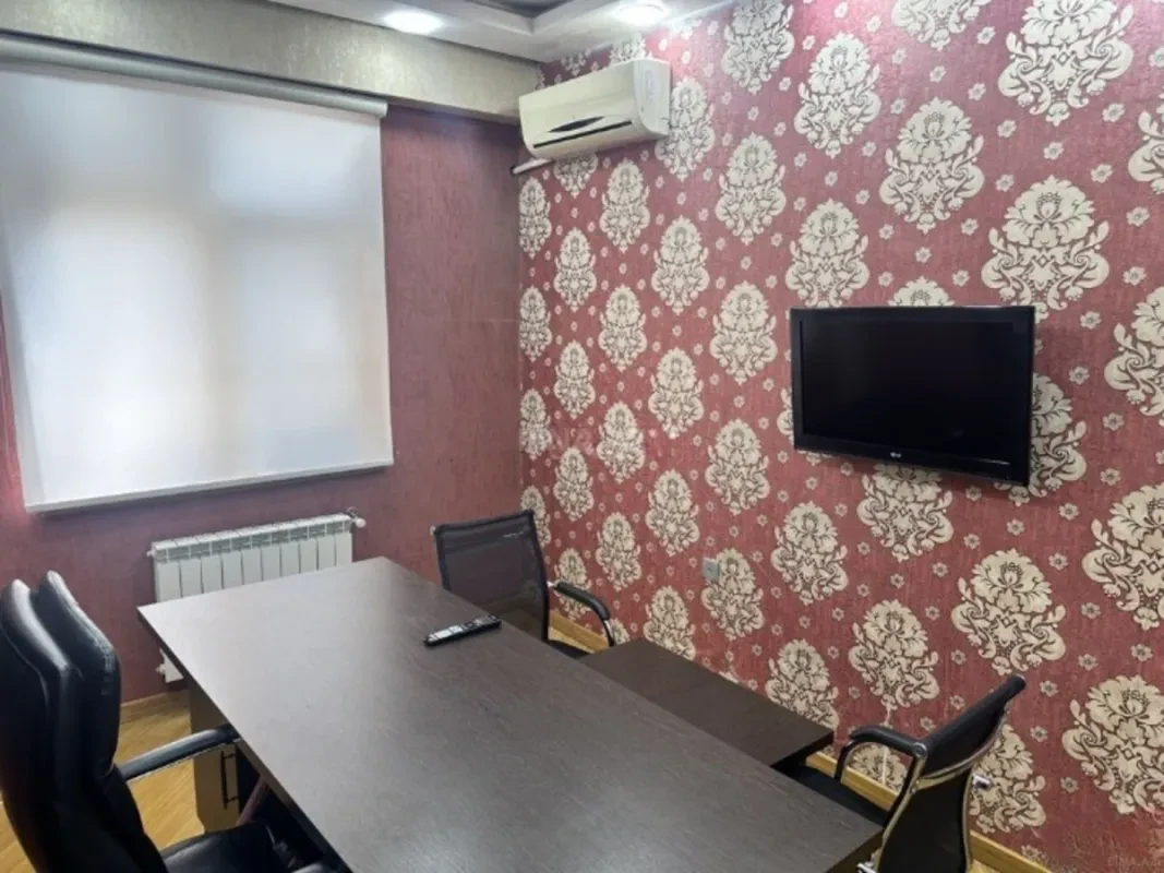 Kirayə verilir 2 otaqlı ofis 85 m²