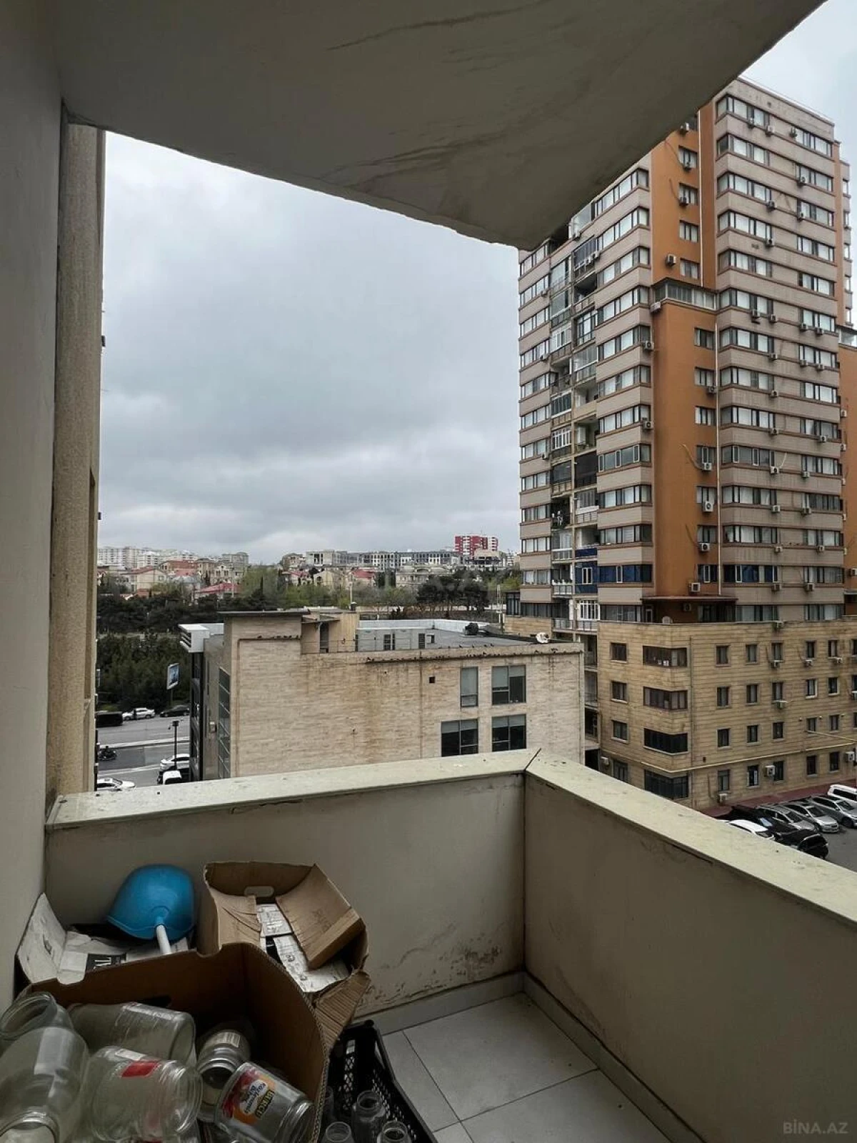 Satılır 4 otaqlı mənzil 220 m²