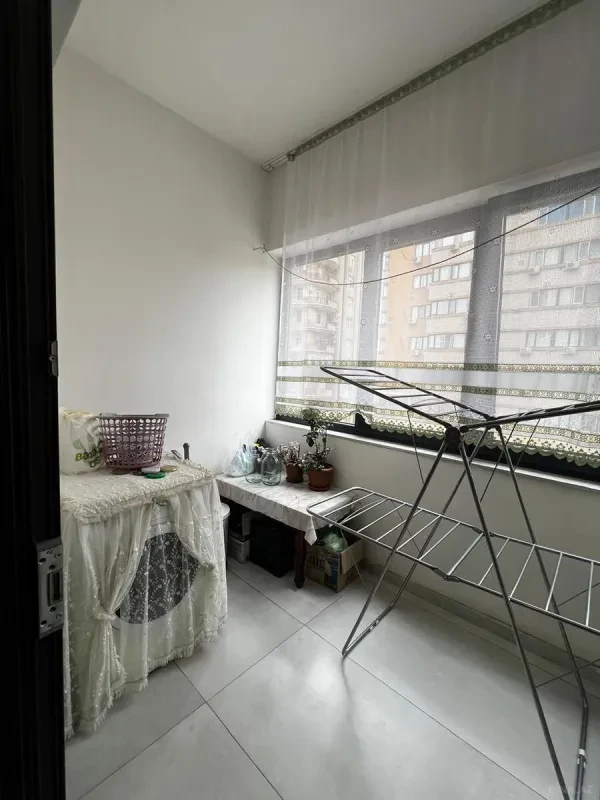 Satılır 4 otaqlı mənzil 220 m²