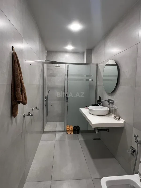 Satılır 4 otaqlı mənzil 220 m²