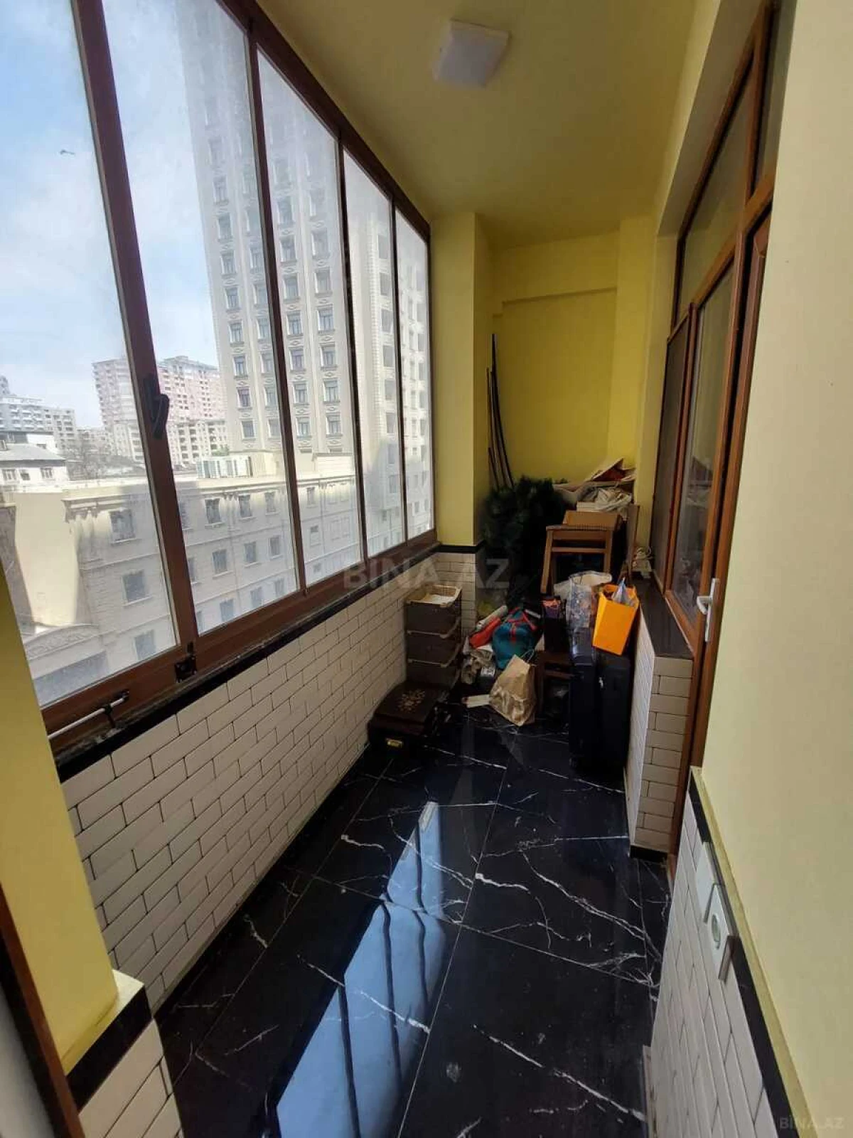 Satılır 3 otaqlı mənzil 145 m²