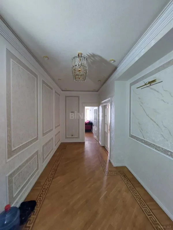 Satılır 3 otaqlı mənzil 145 m²