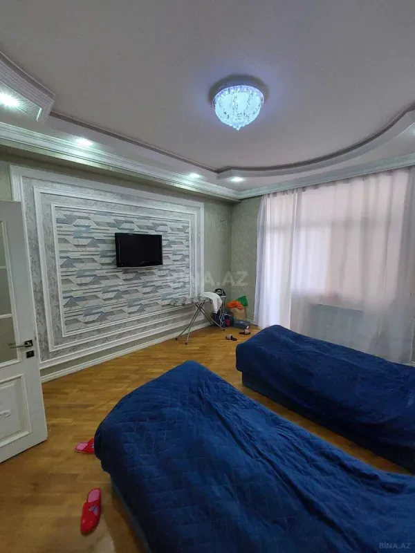 Satılır 3 otaqlı mənzil 145 m²