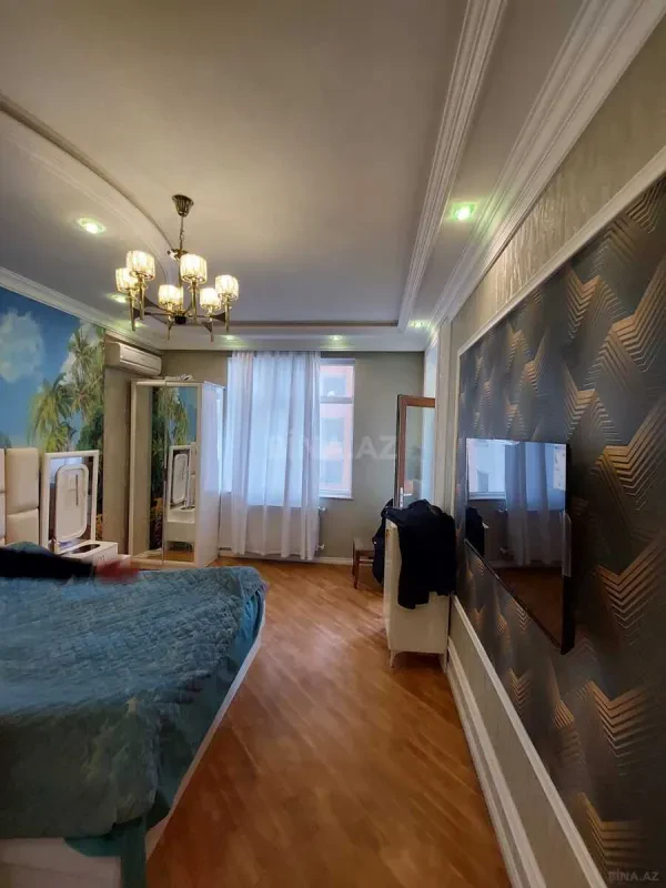 Satılır 3 otaqlı mənzil 145 m²