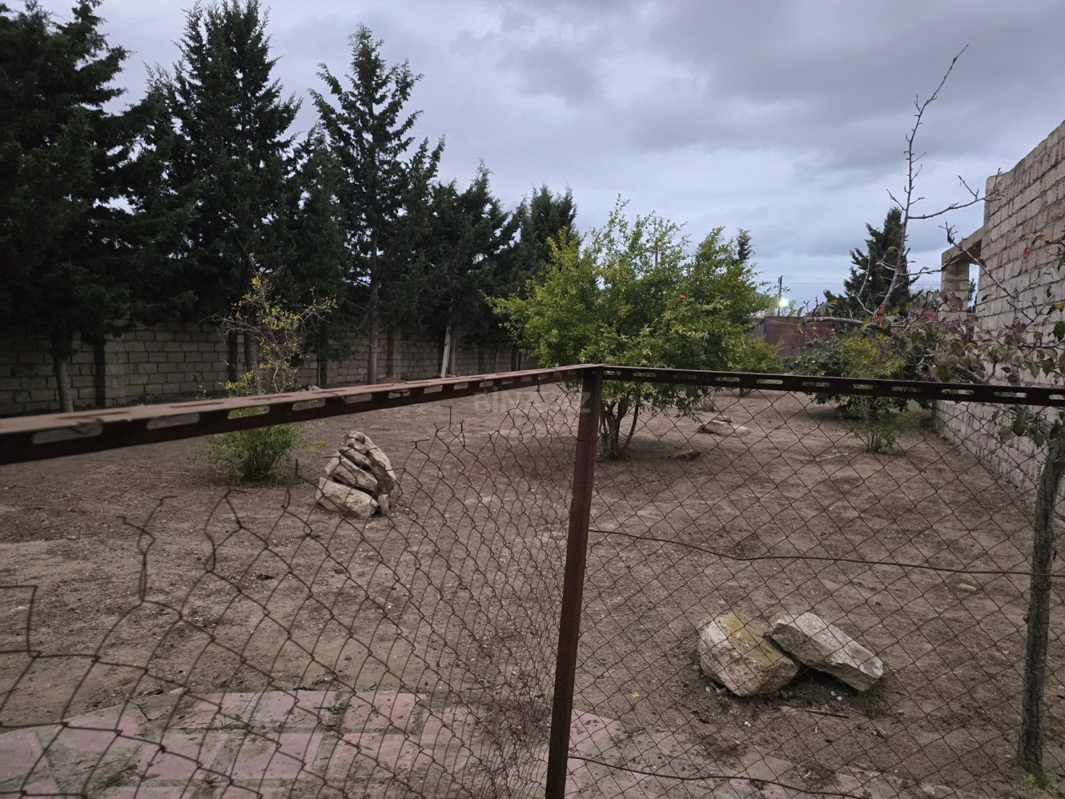 Satılır torpaq sahəsi 12 m²