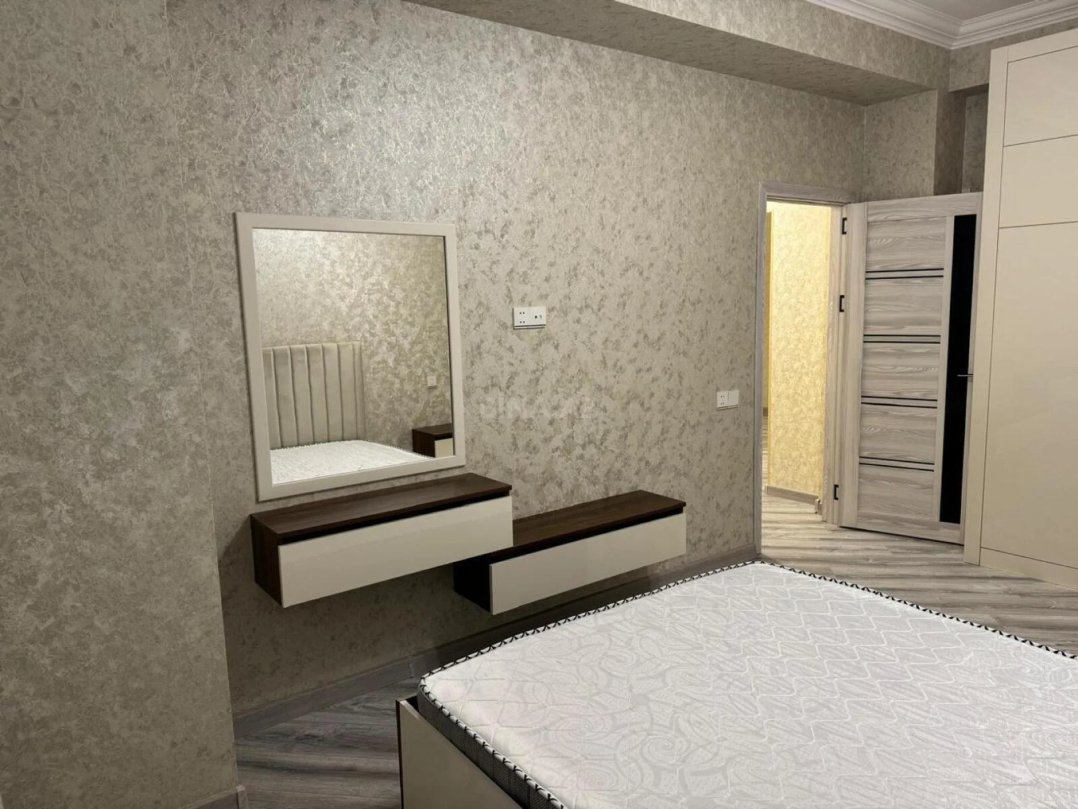 Kirayə verilir 2 otaqlı mənzil 100 m²
